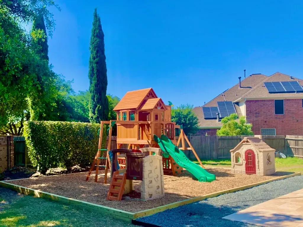 Choosing the Right Backyard Playground with Installation Options