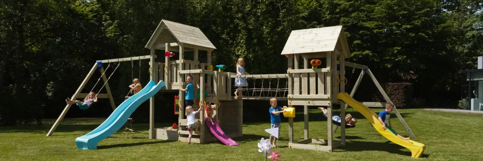 Choosing the Right Outdoor Play Equipment UK for Your Space