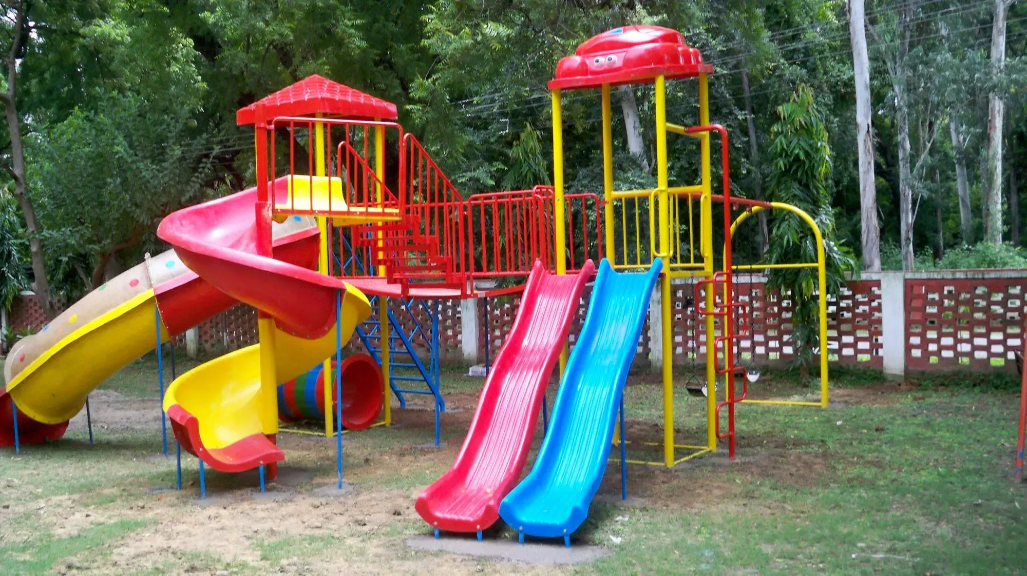Key Features to Look for in Safe Playground Equipment