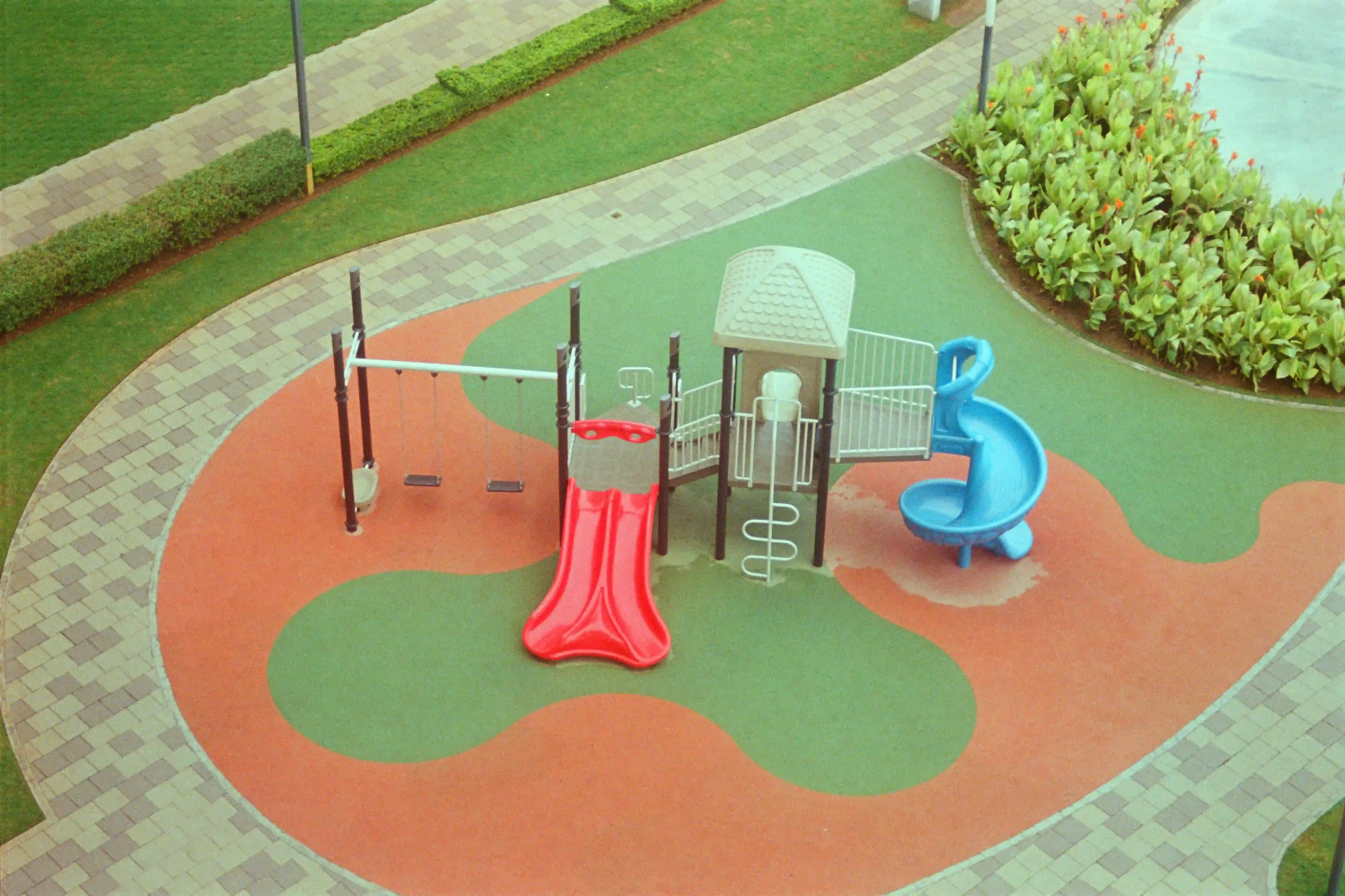 Making the Call: Deciding on Rubber Outdoor Playground Flooring or Something Else