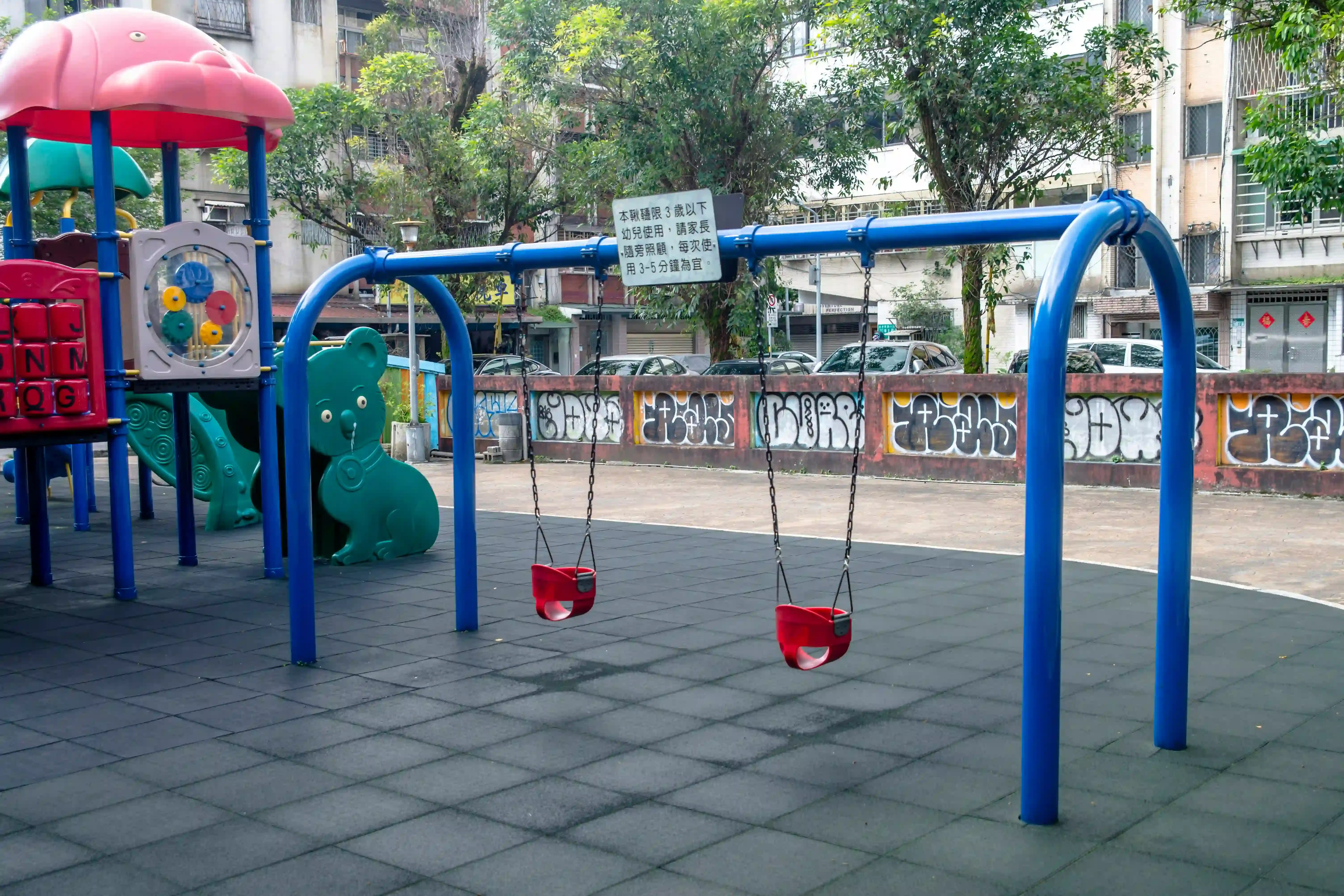 Making the Purchase: What to Know About Commercial Swing Set Costs