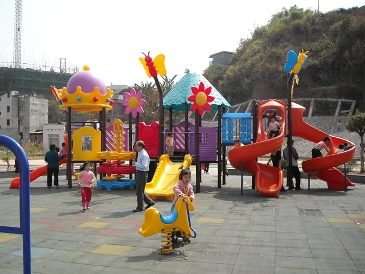Spotting the Gems: Finding Trustworthy Sources for Used Playground Equipment